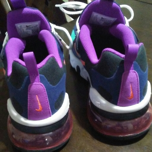 Nike Shoes 720 - Picture 2 of 2